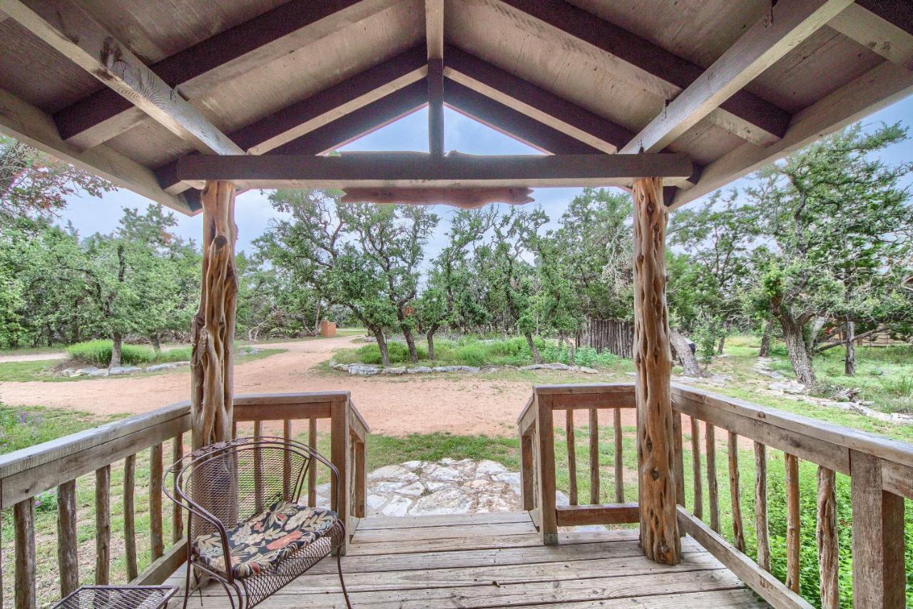 Cedar Bliss Cabin Villa Fredericksburg Exterior photo