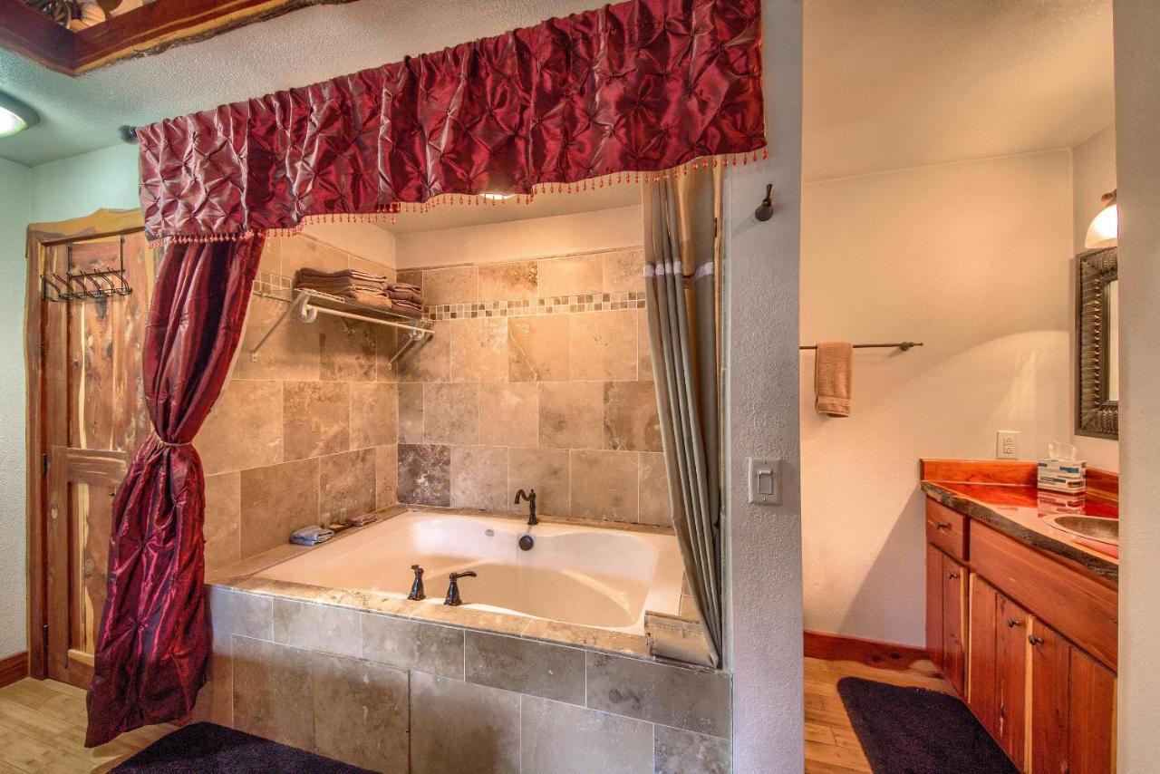 Cedar Bliss Cabin Villa Fredericksburg Exterior photo